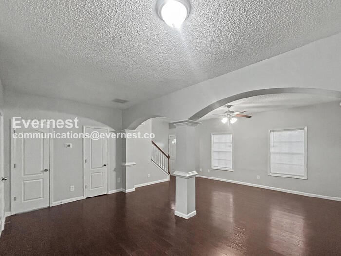 Building Photo - 8612 Thomas Rd