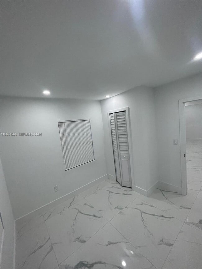 Building Photo - 2103 SW 60th Ave