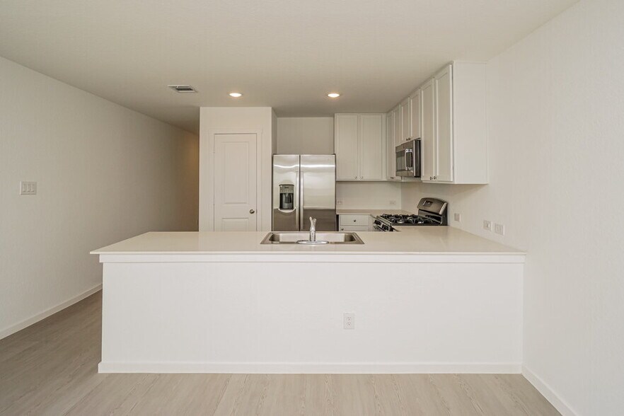 Building Photo - 1858 Musk Rose