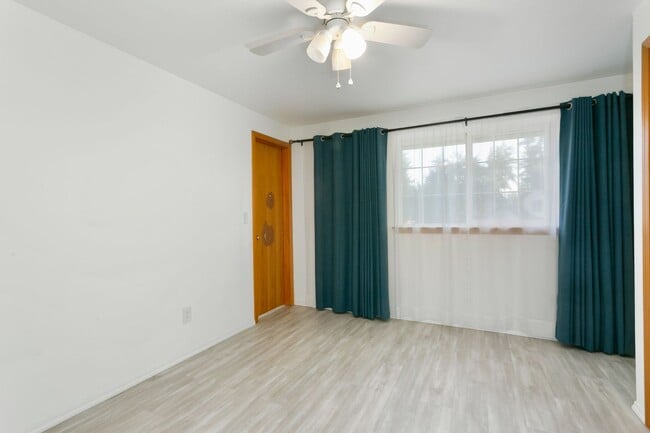 Building Photo - 2bd 2ba luxury duplex