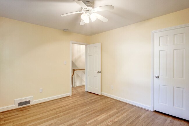 Building Photo - Updated 4 BD, 3.5 BA Stately Colonial on Kalmia RD in NW DC!!