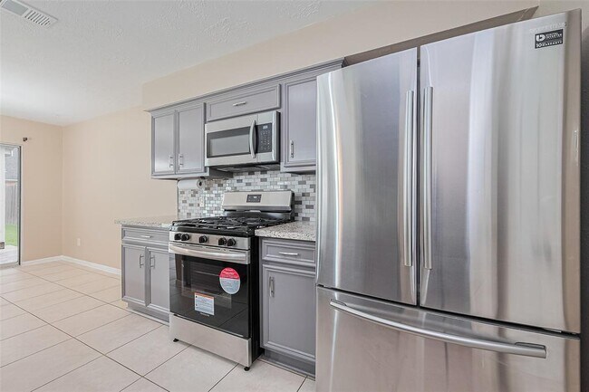 Building Photo - 8714 Ashlawn Dr