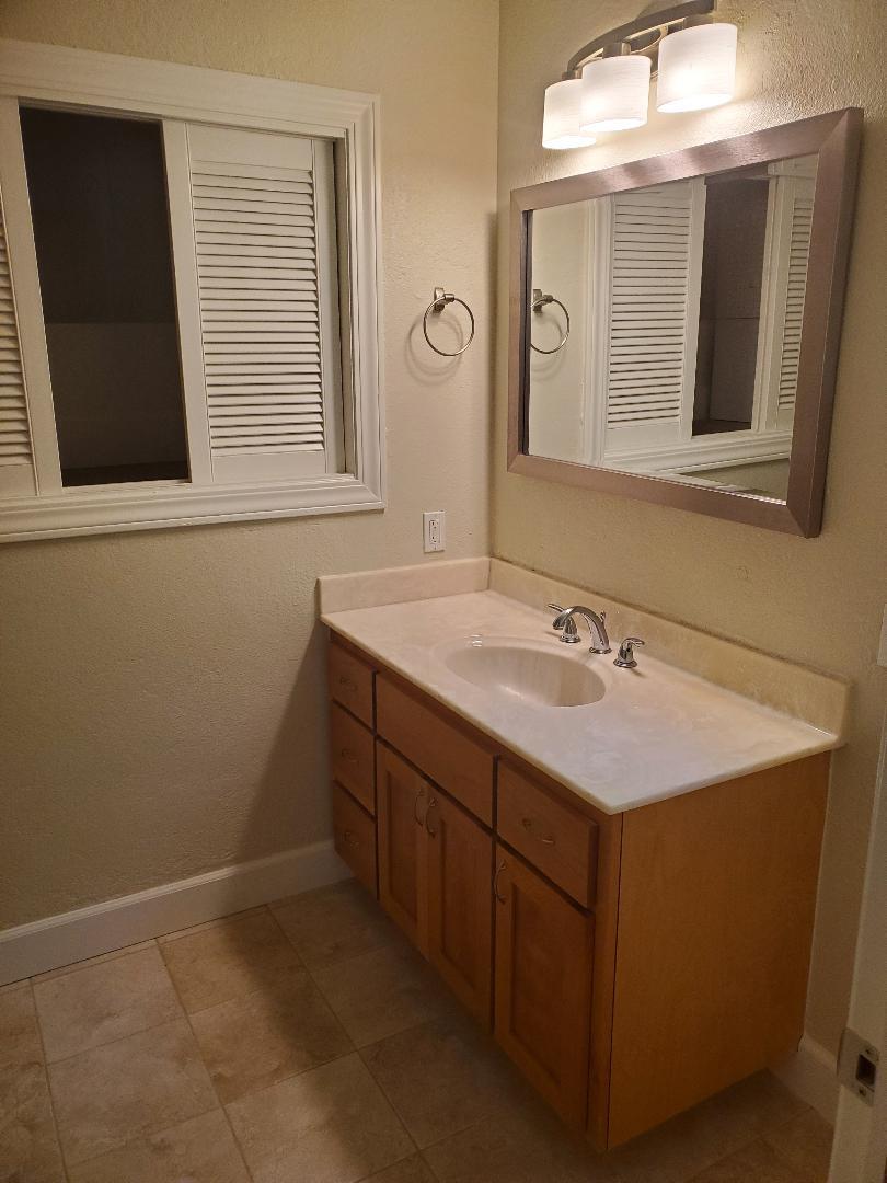 Master Bath - 547 Santa Clara Ave