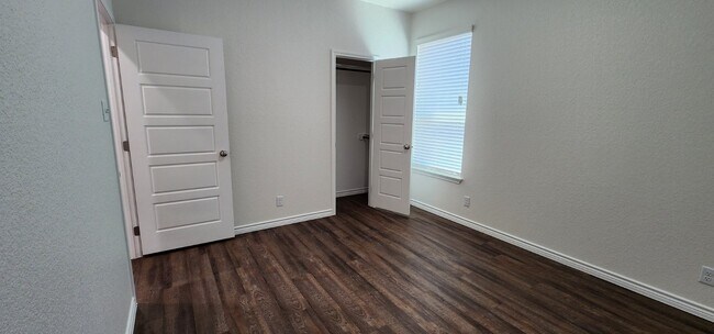 Building Photo - Act fast!  Don't let this opportunity slip by. Contact us today to schedule your showing!