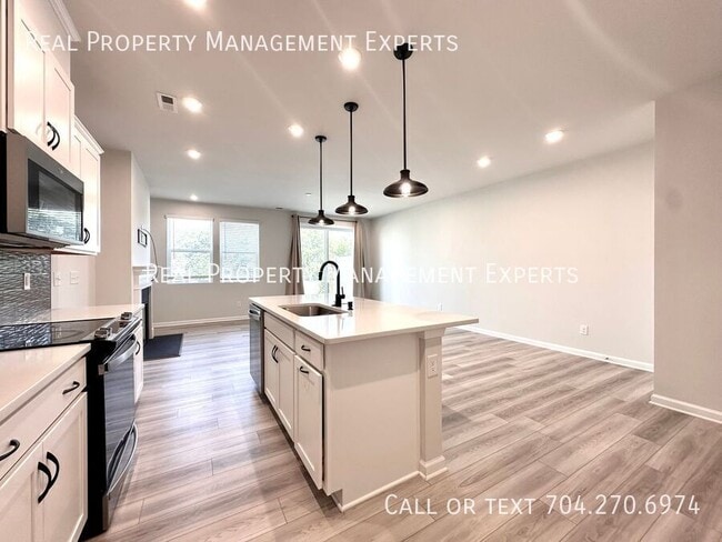 Building Photo - 4408 Iron Oak Ln
