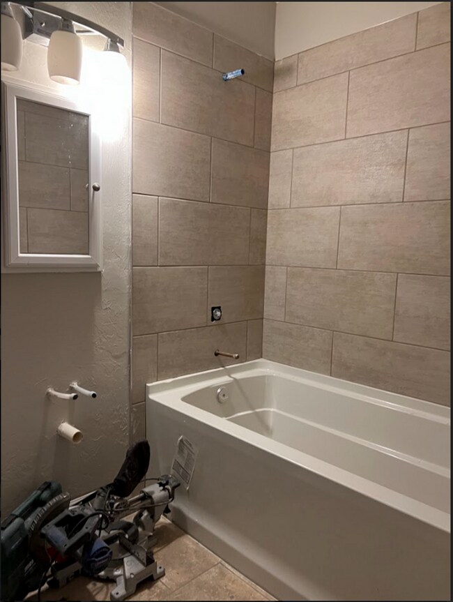 Building Photo - $1,895 ** AVAIL 6/7/25 ** 3 Bed / 2 Bath S...