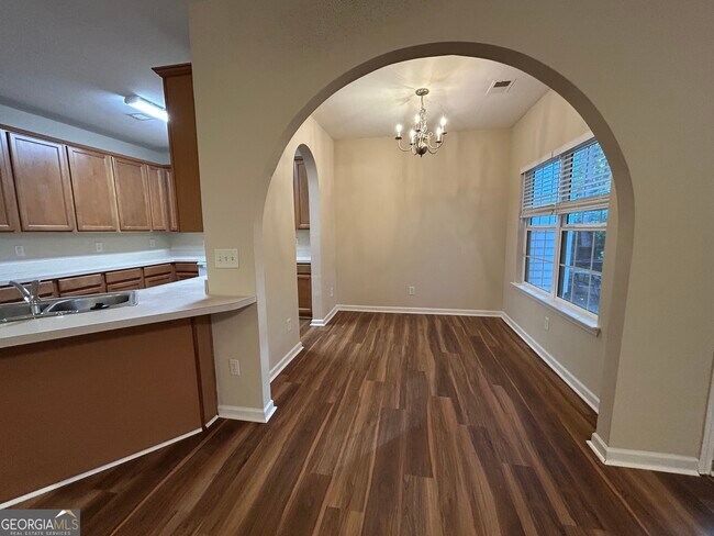Building Photo - 200 Ranier Ct.