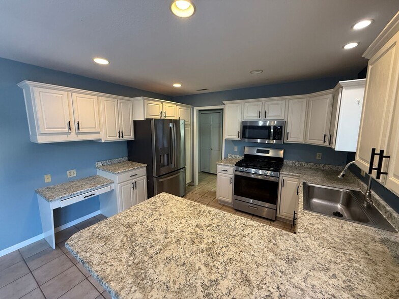 Building Photo - 1120 Winnsboro Pass