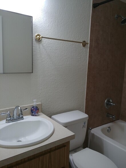 Building Photo - 4460 County Road 472