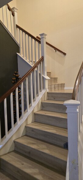 Building Photo - 395 Plaza Calimar