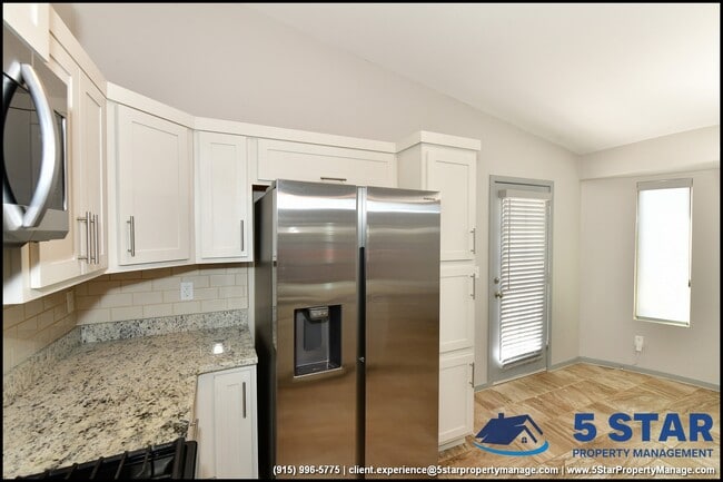 Building Photo - 13744 Flora Vista Ave