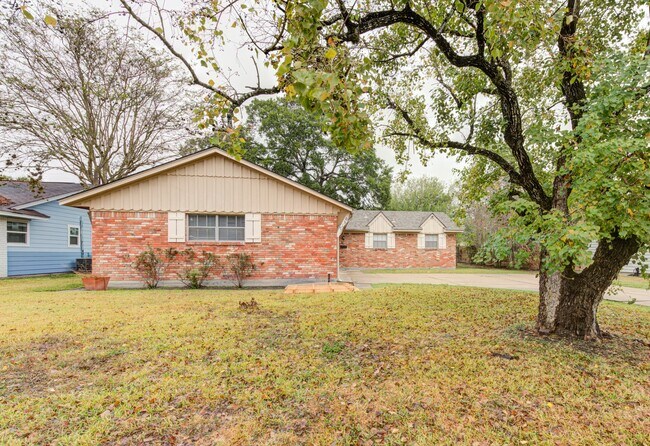 Building Photo - 7130 Carvel Ln