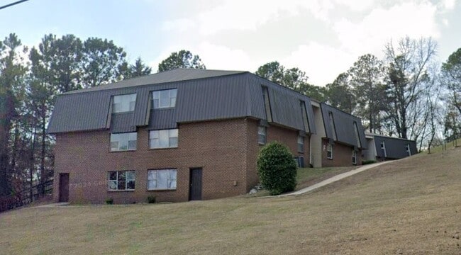 Building Photo - 2300 Deerman St