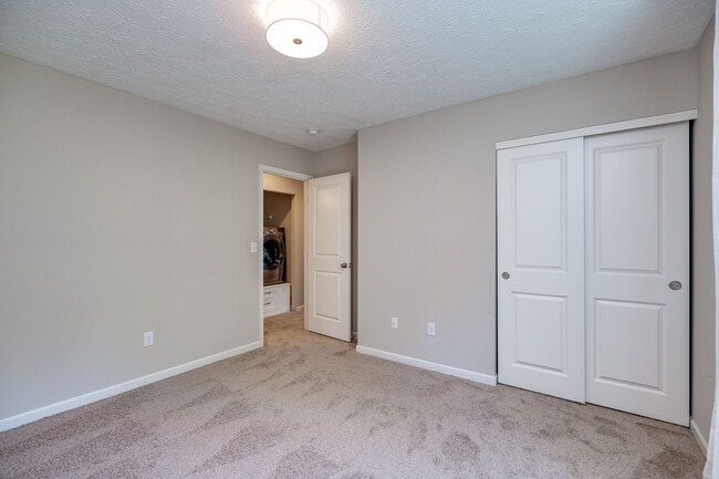 Building Photo - 9581 Tahoe Dr