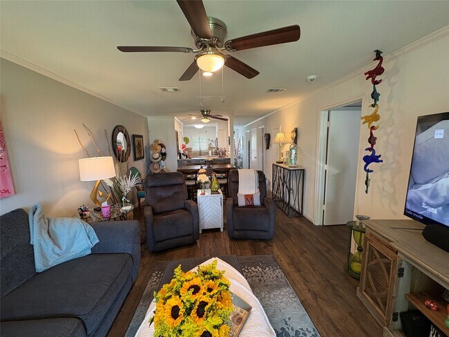 Building Photo - 211 D Lakeview Terrace