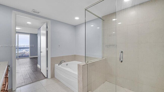 Building Photo - 50 Biscayne Blvd
