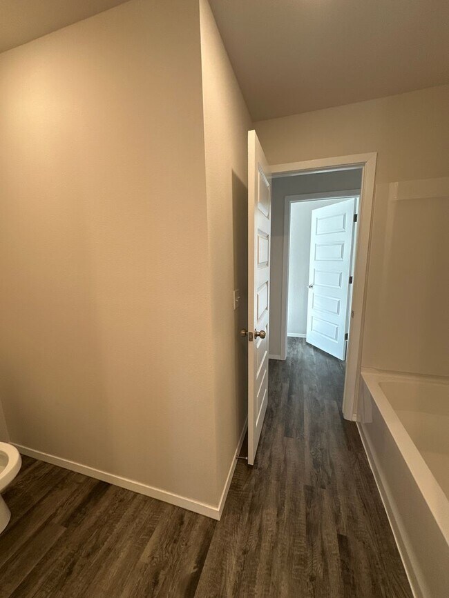 Building Photo - *NOW PRELEASING!* NEW Four Bedroom | Two Bath Home in Park Place