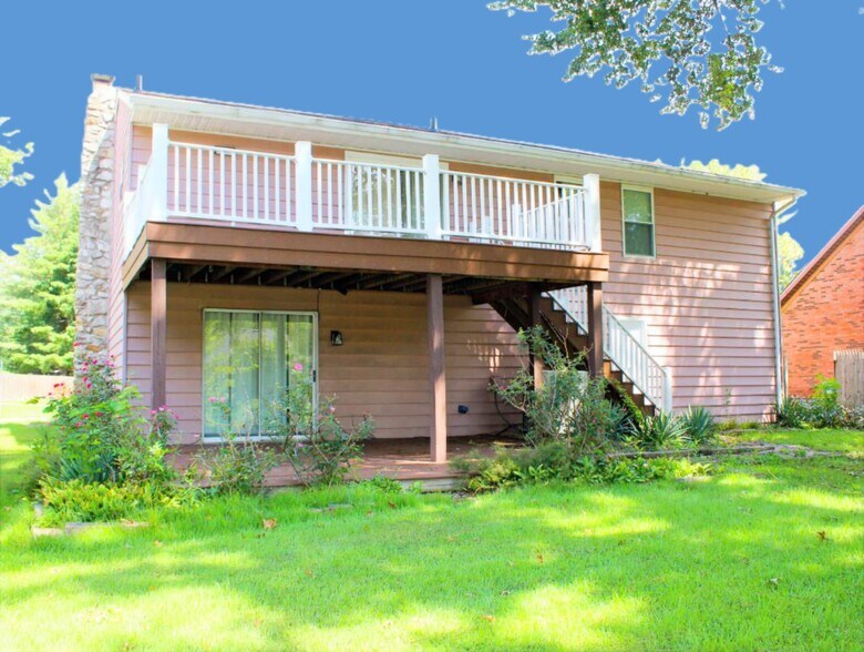 Double Deck Back View - 529 Strawberry Hill Rd
