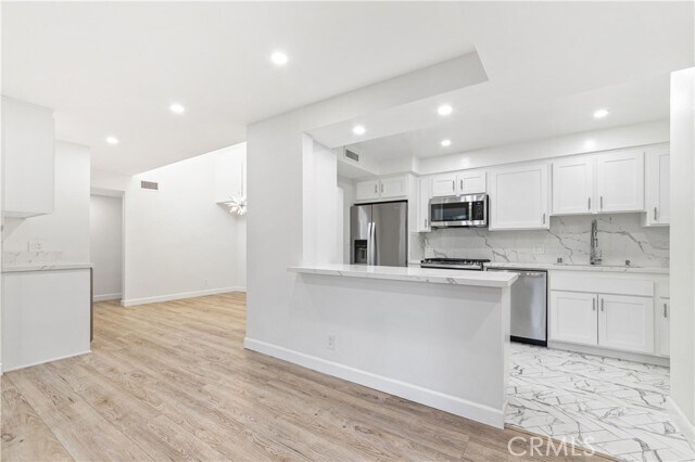 Building Photo - 15215 Magnolia Blvd