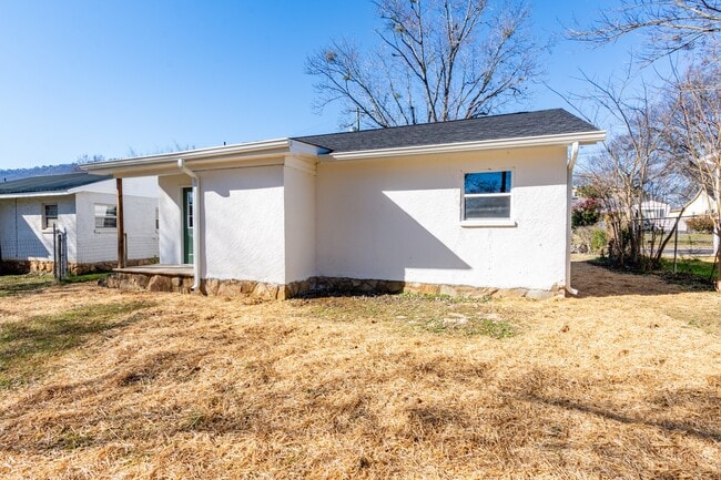 Building Photo - 3312 Tarlton Ave