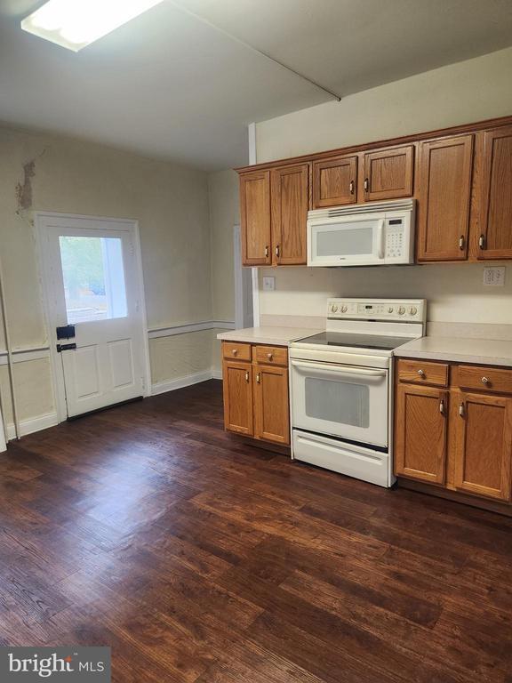 Building Photo - 2196 Spinnerstown Rd