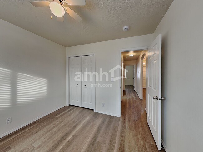 Building Photo - 1149 N Caterpillar Ave