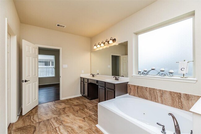 Building Photo - 4506 Hidden Oaks Wy