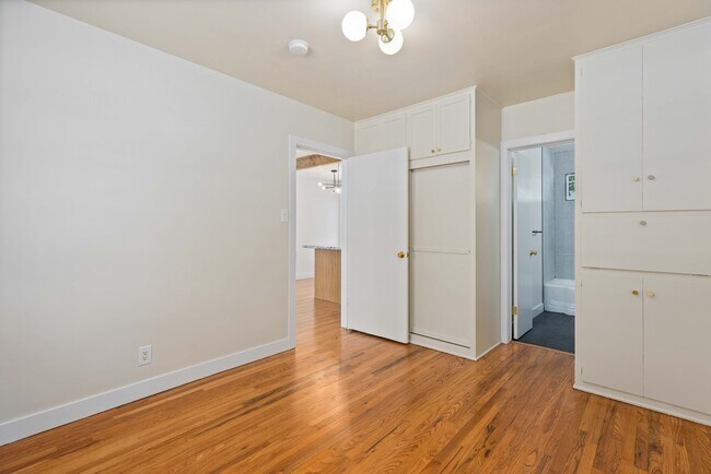 Building Photo - 1942 Chickasaw Ave