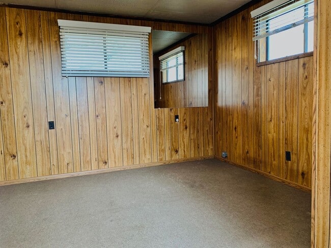 Building Photo - Beautiful Mountain Views, Minutes From I-25!