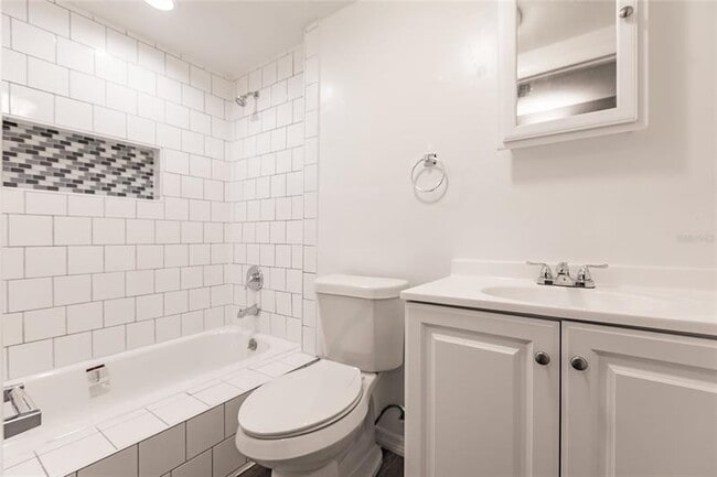 Building Photo - 3900 Locust Ave