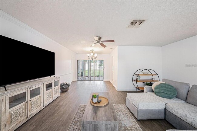 Building Photo - 13013 Sawmill Way