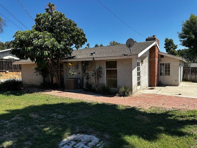 Building Photo - Riverside Home For Rent- 3 bedrooms!