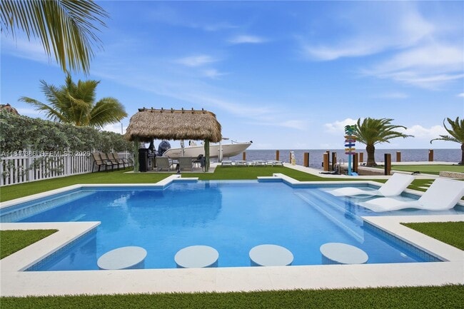 Building Photo - 235 Tavernier Dr