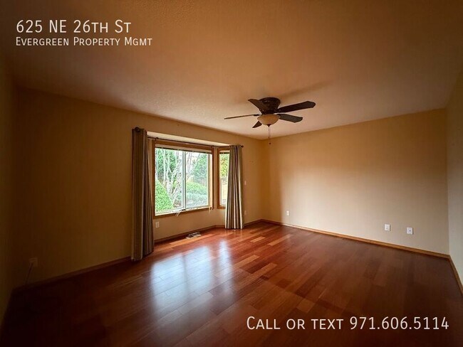 Building Photo - 625 NE 26th St