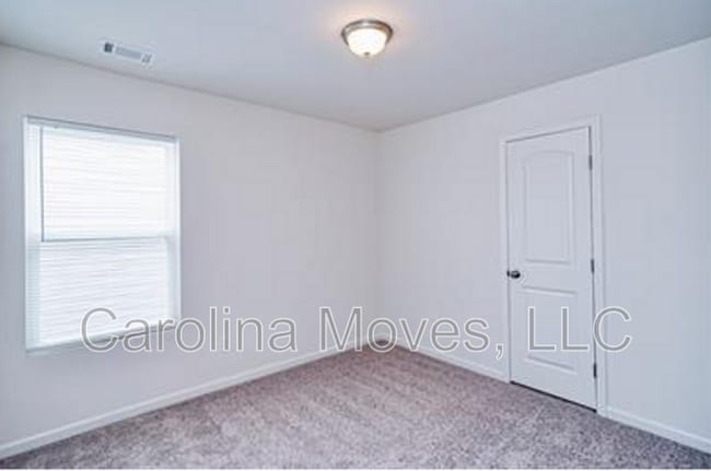 Building Photo - 507 Springtime Ln