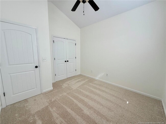 Building Photo - 352 Old Field Loop