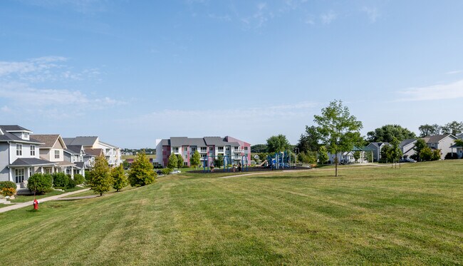 Building Photo - 228 Sugar Maple Ln