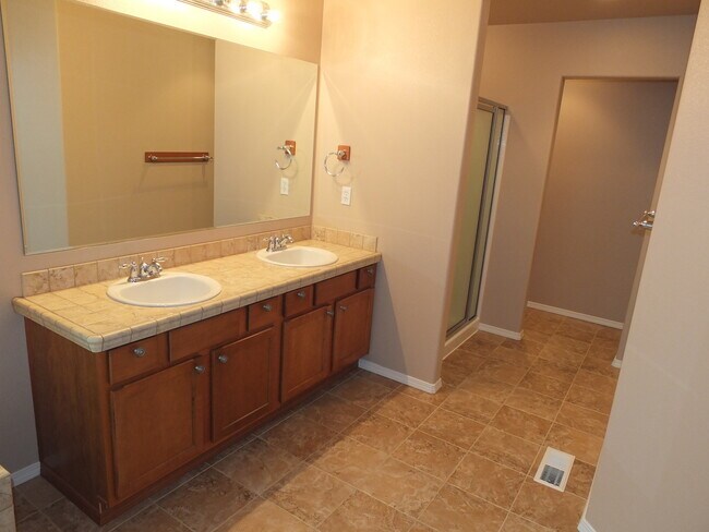 Building Photo - 3 bedroom 2 Bath House in Stanwood!
