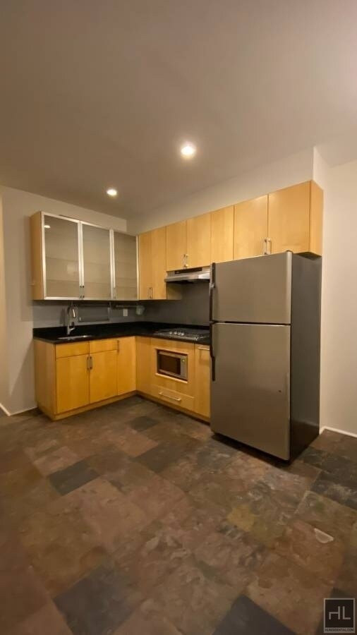 Building Photo - Completely Renovated 1BR in LIC with Extra...
