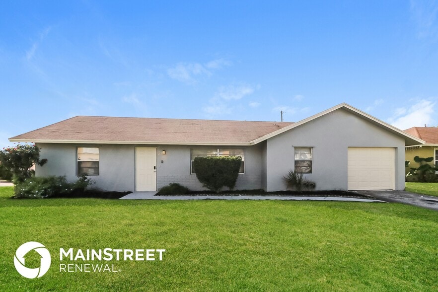 Primary Photo - 2152 NE 1st Ct