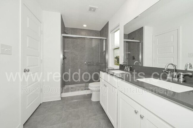 Building Photo - 6380 Apperson Dr