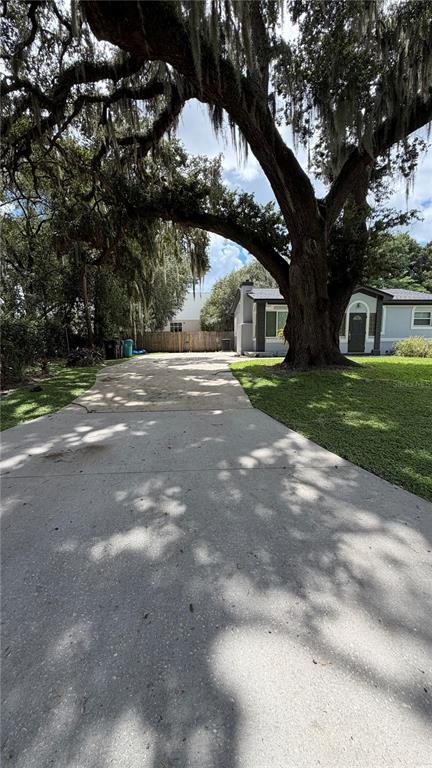 Building Photo - 270 W Pineloch Ave