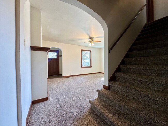Building Photo - 1331 9th St