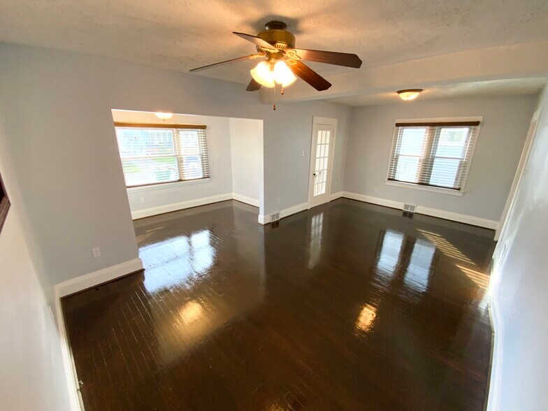 Building Photo - 40 Saint Florian St