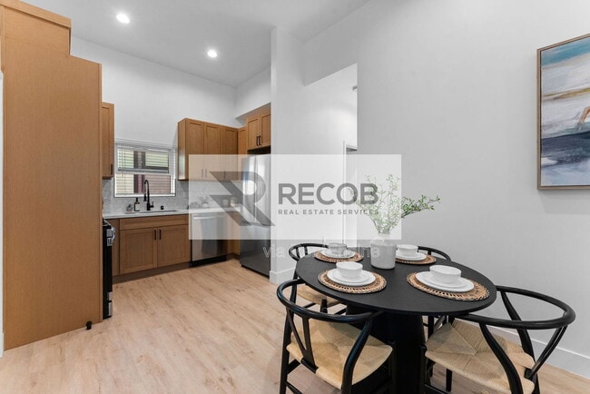 Building Photo - 6730 Mohawk St