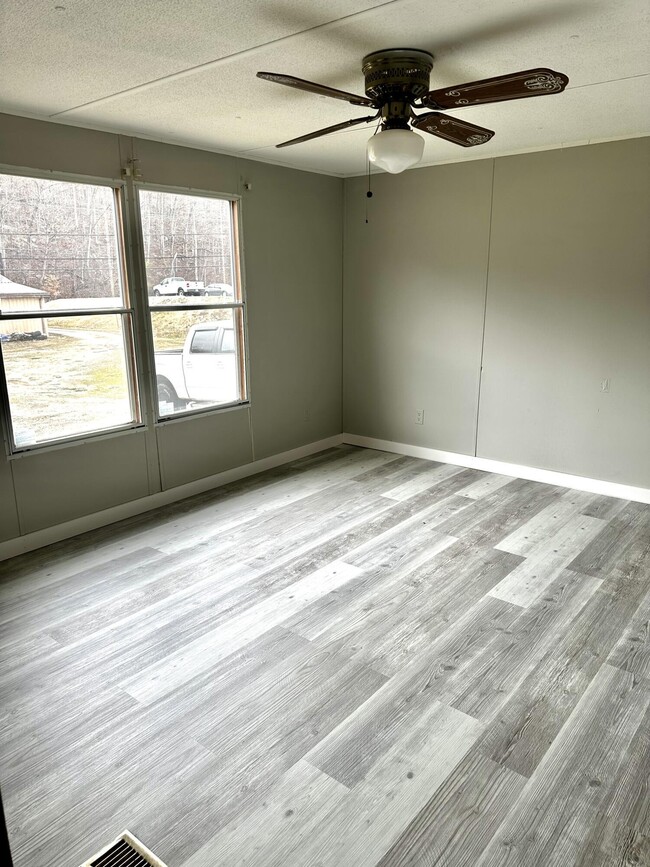 Building Photo - 4617 US-60