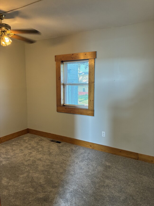 Building Photo - 1439 S 350 W