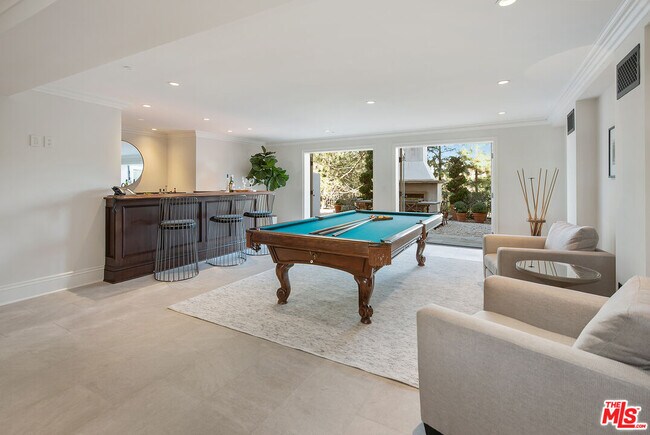 Building Photo - 980 Stradella Rd