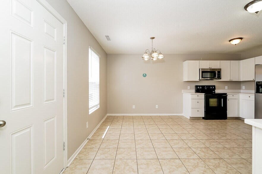 Building Photo - 7905 States Bend Dr