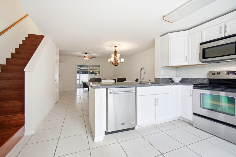 Building Photo - 2683 NE 15th St